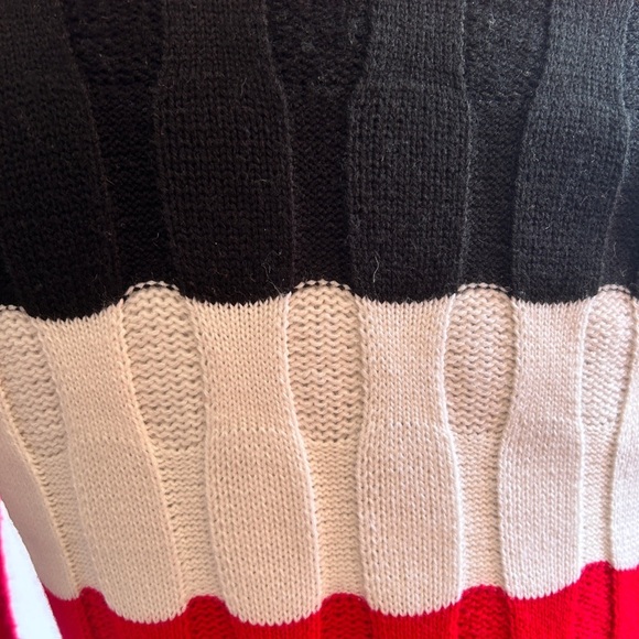 Late 60s / Early 70s Mod Ribbed Knit Turtleneck Sweater - Picture 5 of 7